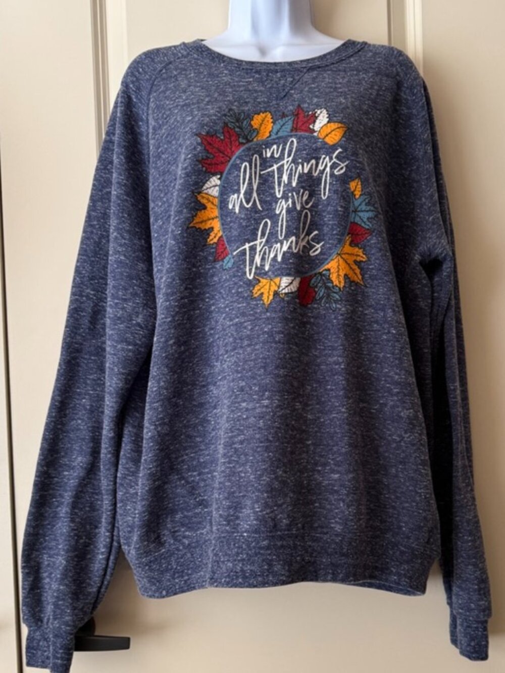 Sweatshirt size XL - Picture 2 of 7